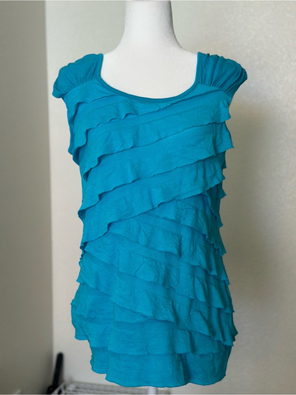 Rafaella Turquoise Blue Tiered Ruffle Front Scoop Neck Top M